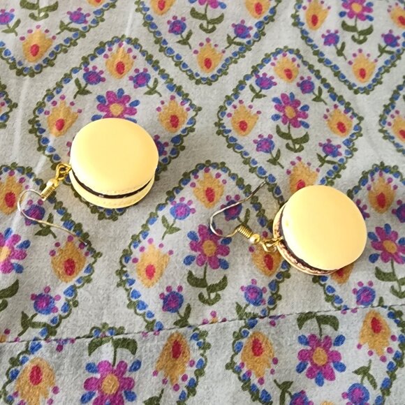Yellow Macaron earings - Picture 2 of 3